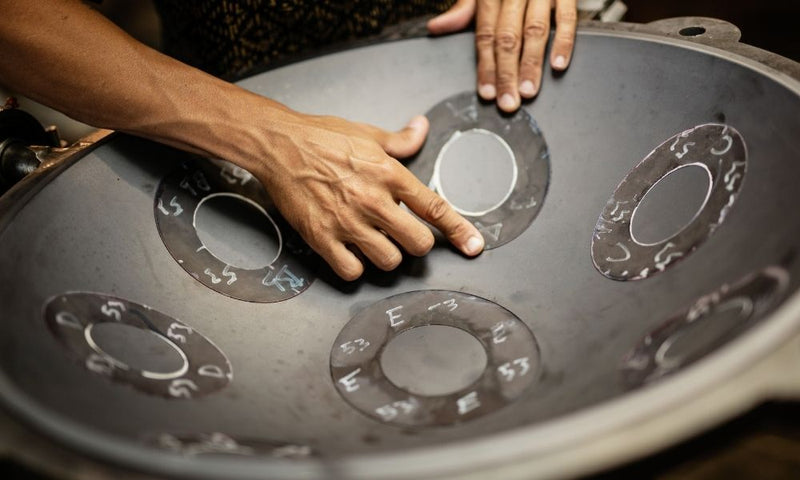 handpan fabrication, hang drum, fabriquer, fabricant, instrument, hand pan, artisan